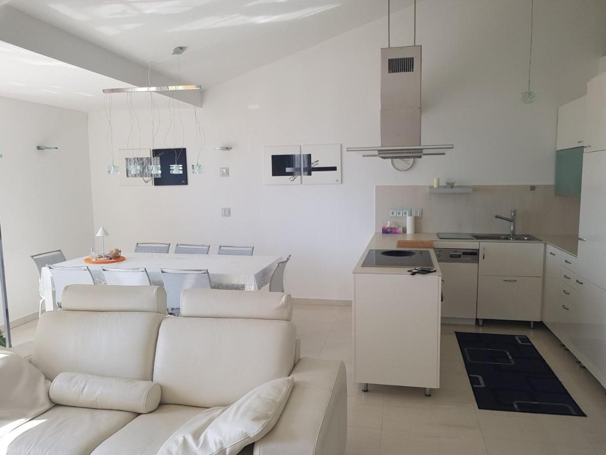 Apartments Fontana Zambratija Ngoại thất bức ảnh