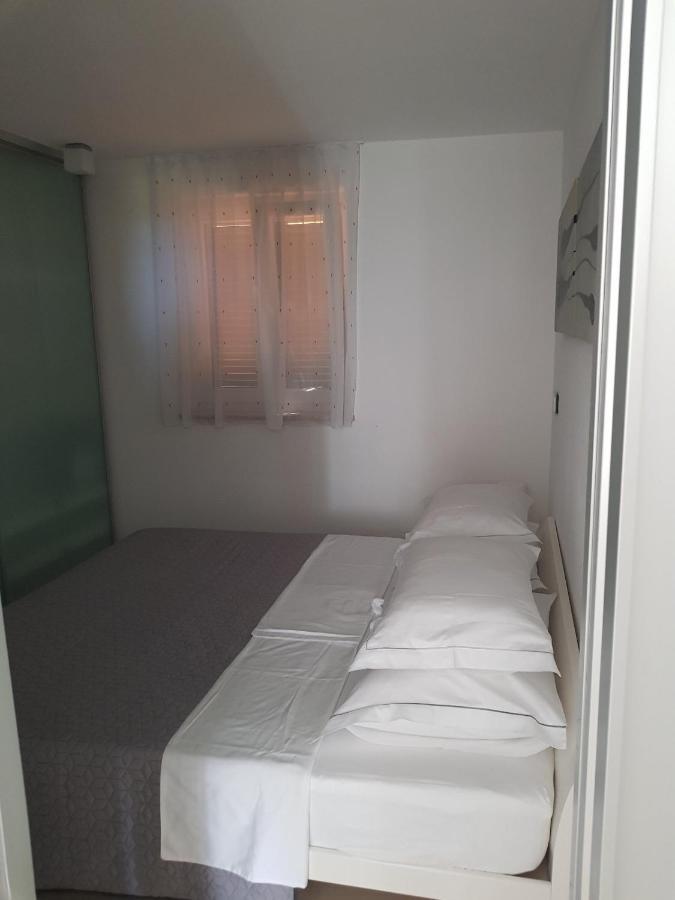 Apartments Fontana Zambratija Ngoại thất bức ảnh
